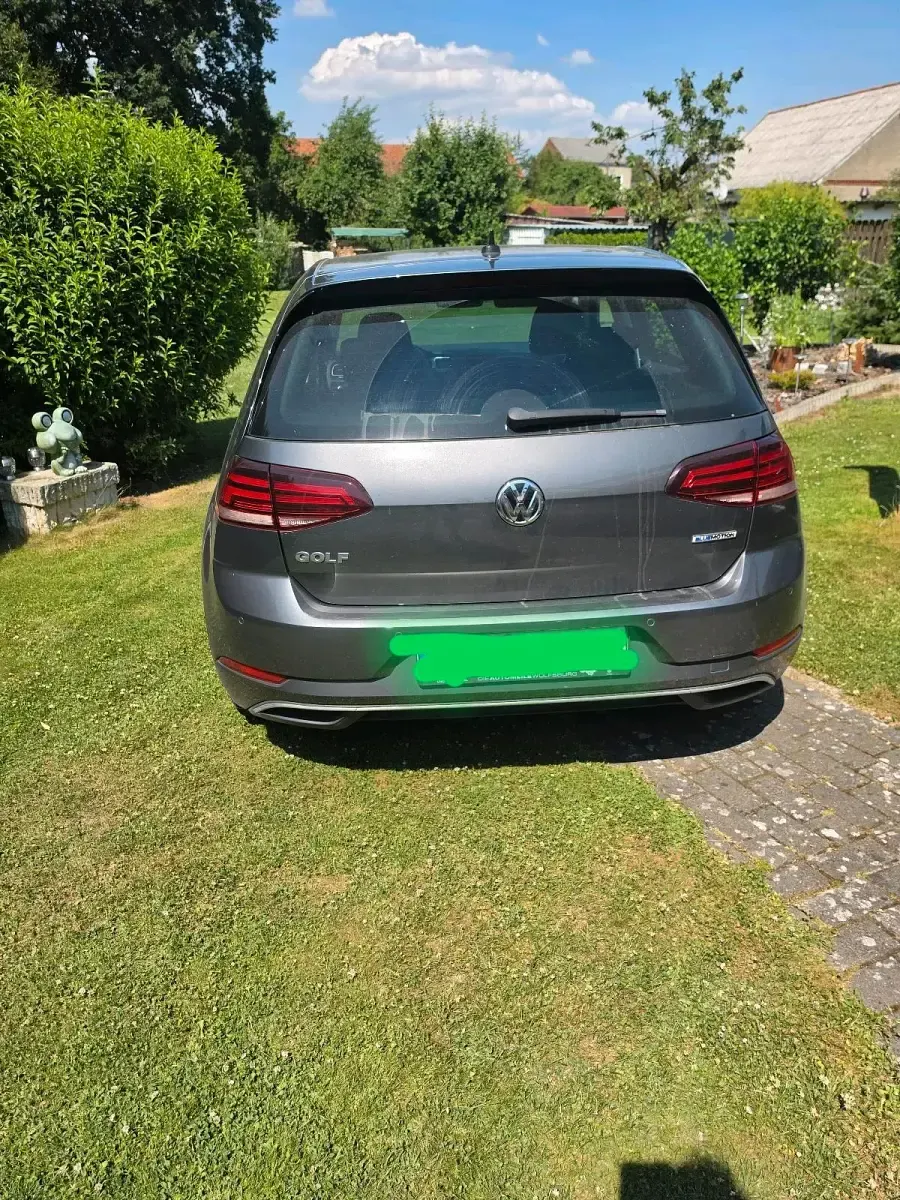 Gebraucht VW Golf VII 131 PS (96 kW) 2018 Grau Limousine