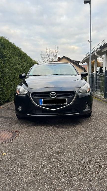 Schwarz Gebraucht 2016 Mazda 2 Exclusive-Line Kleinwagen | 9.600 € (Fairer Preis) - Bild 1/4