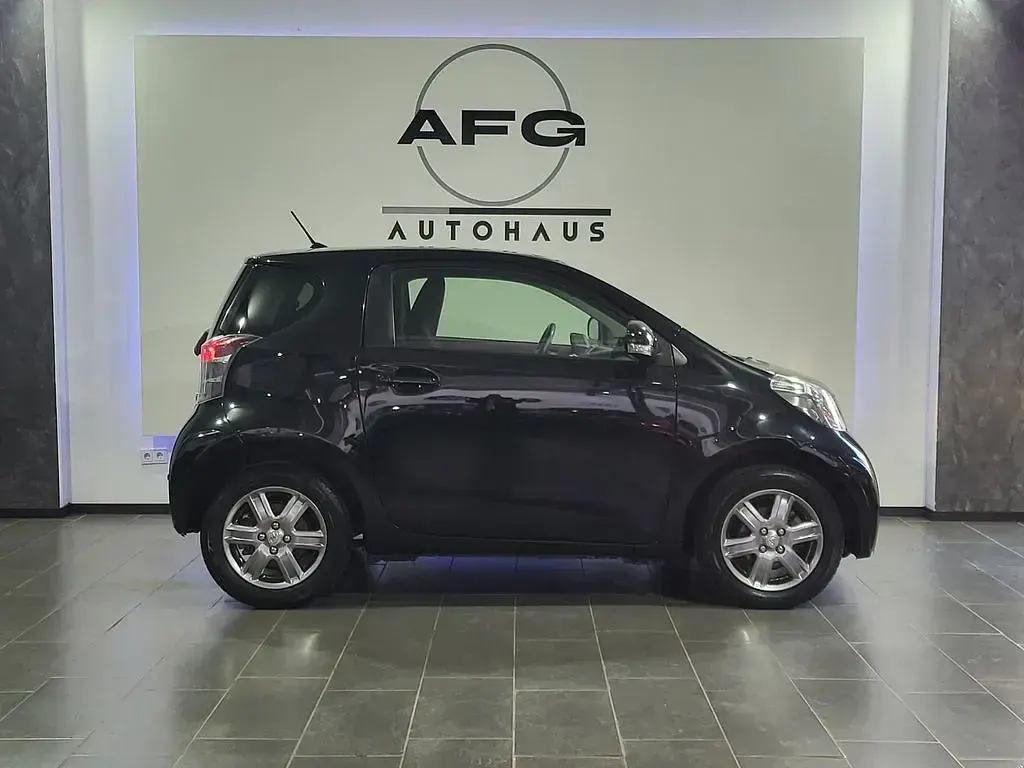 Gebraucht Toyota iQ 68 PS (50 kW) 2009 Schwarz Kleinwagen