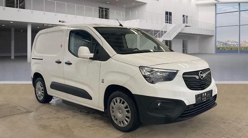 Gebraucht Opel Combo Edition 131 PS (96 kW) 2020 Weiß Van / Kleinbus