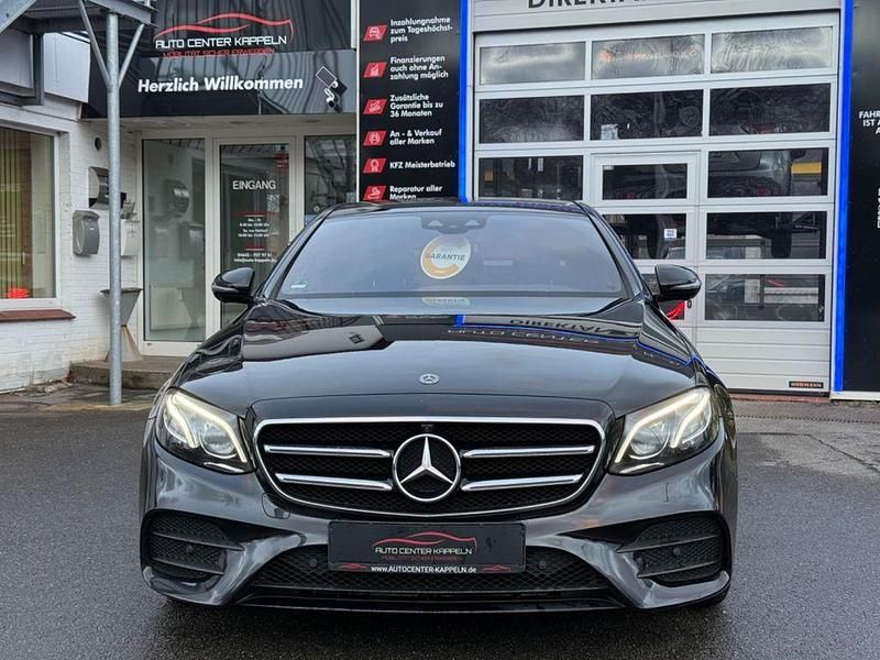 Gebraucht Mercedes E220 AMG line 194 PS (142 kW) 2018 Schwarz Limousine