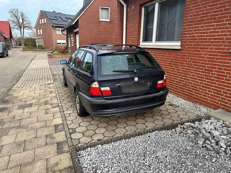 Gebraucht BMW 320 150 PS (110 kW) 2002 Blau Kombi
