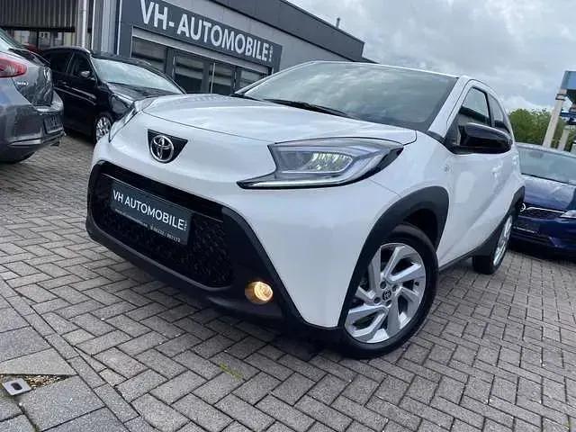 Gebraucht Toyota Aygo 72 PS (52 kW) 2026 040 schneeweiß Kleinwagen