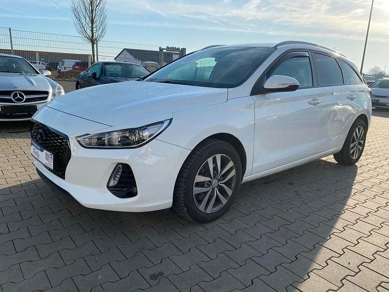 Weiß Gebraucht 2017 Hyundai i30 Kombi | 10.400 € (Fairer Preis) - Bild 1/4
