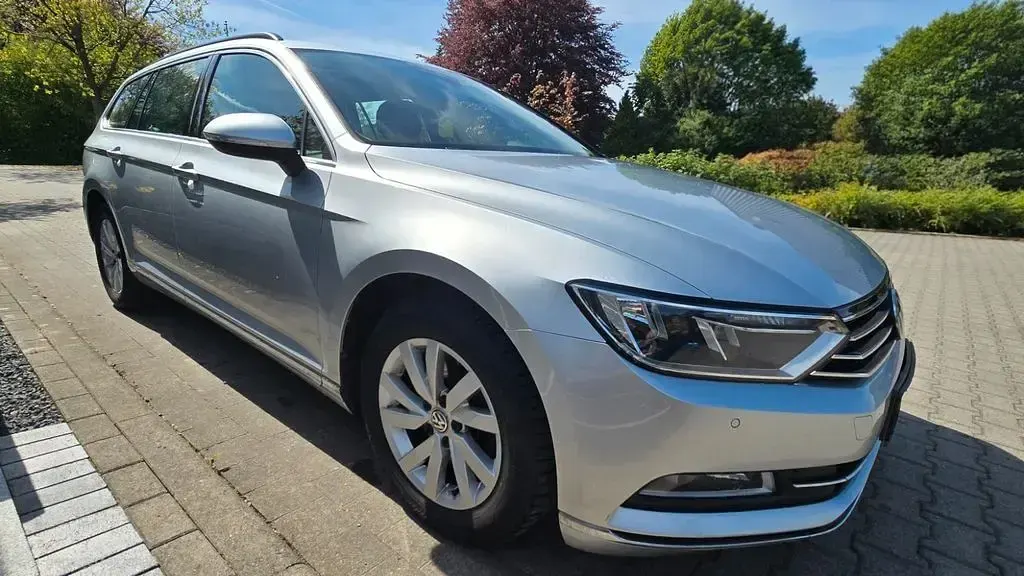 Second-hand VW Passat R-line 190 CP (139 kW) 2019 Argintiu Break