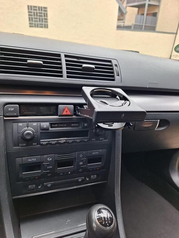 Second-hand Audi A4 116 CP (85 kW) 2006 Berlinǎ