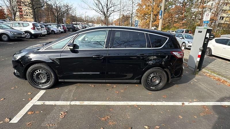 Gebraucht Ford S-MAX Titanium 189 PS (139 kW) 2017 Schwarz Van / Kleinbus