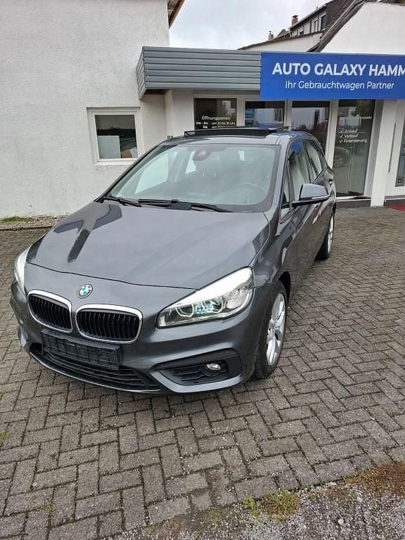 Grau Gebraucht 2015 BMW 218 Basis Kombi | 12.050 € (Fairer Preis) - Bild 1/4