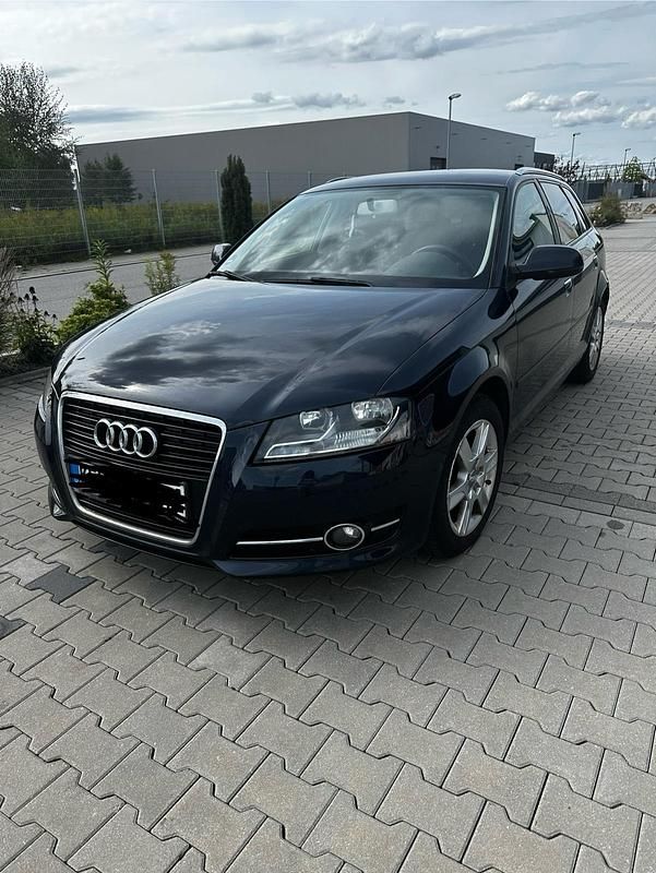 Blau Gebraucht 2012 Audi A3 Sportback Limousine | 3.500 € (Superpreis) - Bild 1/4