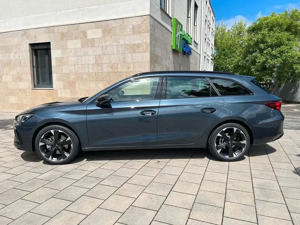 Ny Cupra Leon 204 HK (150 kW) 2026 Grå Sedan