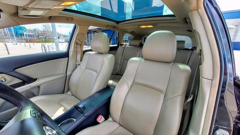 Schwarz Gebraucht 2010 Toyota Avensis TEC-Edition Kombi | 5.999 € (Fairer Preis) - Bild 1/4
