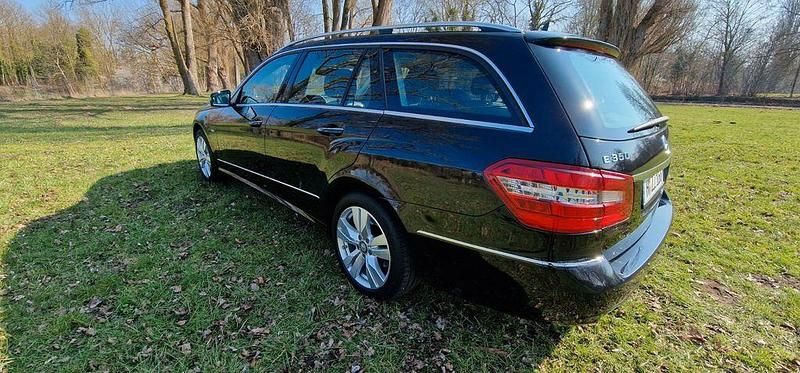 Gebraucht Mercedes E350 Elegance 292 PS (214 kW) 2011 Schwarz Limousine