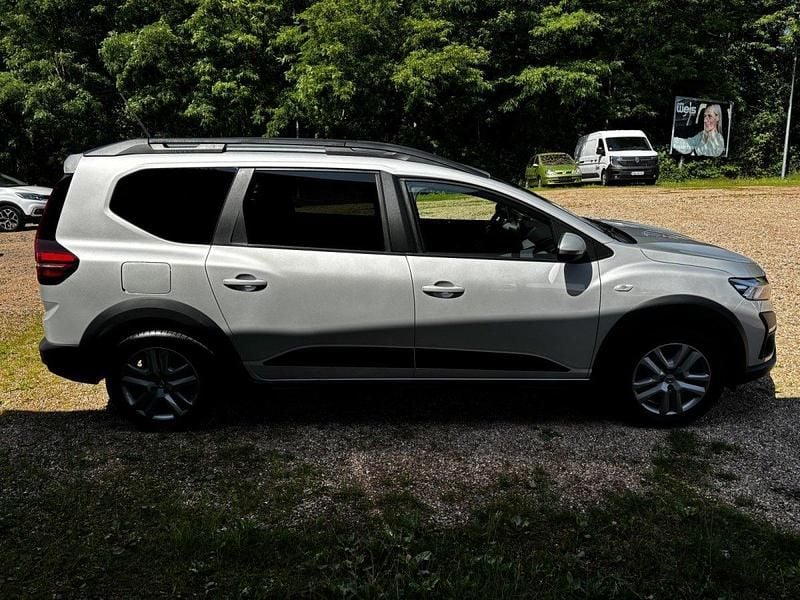 Gebraucht Dacia Jogger Comfort 91 PS (66 kW) 2022 Gris moonstone Van / Kleinbus