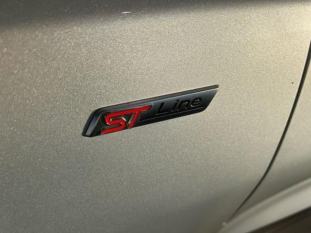 Neu Ford Focus ST-Line X 125 PS (91 kW) 2025 Silber Limousine