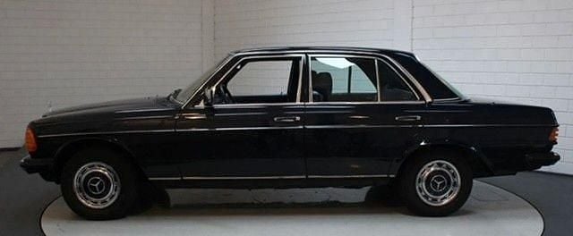 Gebraucht Mercedes 200 60 PS (44 kW) 1982 Limousine