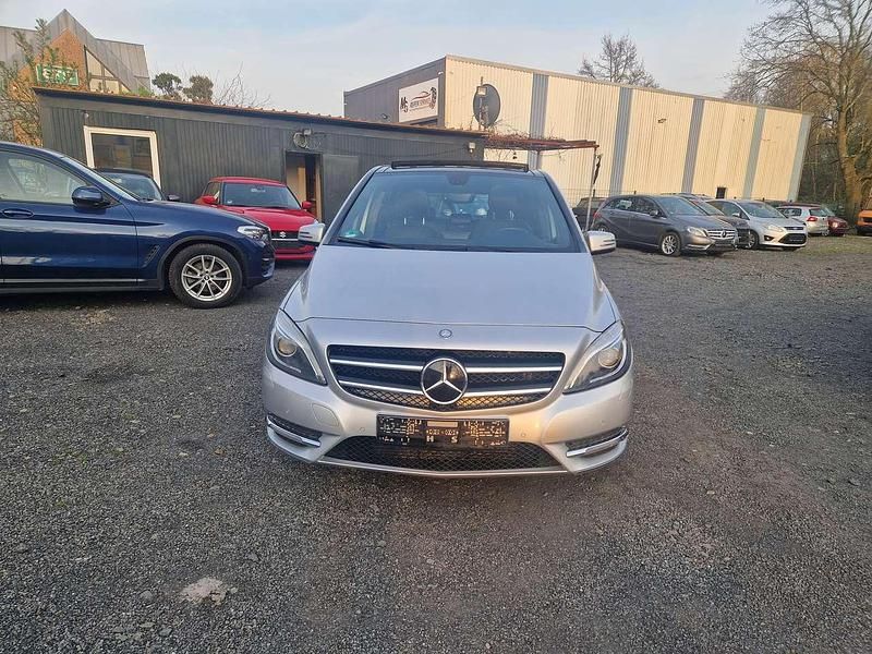 Gebraucht Mercedes B200 156 PS (114 kW) 2013 Polarsilber  metalliclack Van / Kleinbus