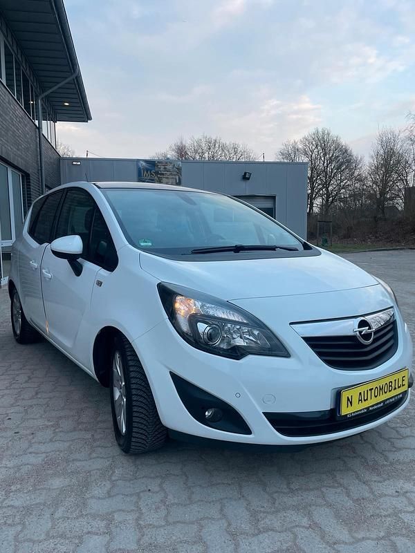 Gebraucht Opel Meriva 140 PS (102 kW) 2012 Weiß Van / Kleinbus