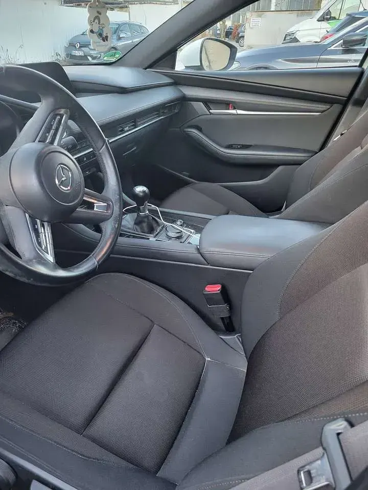 Używany Mazda 3 Selection 122 KM (89 kW) 2019 Biały Sedan/Limuzyna