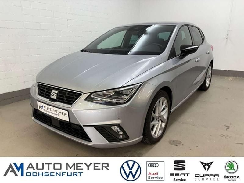 Urban silber metallic Gebraucht 2023 Seat Ibiza FR Limousine | 22.970 € (Fairer Preis) - Bild 1/4