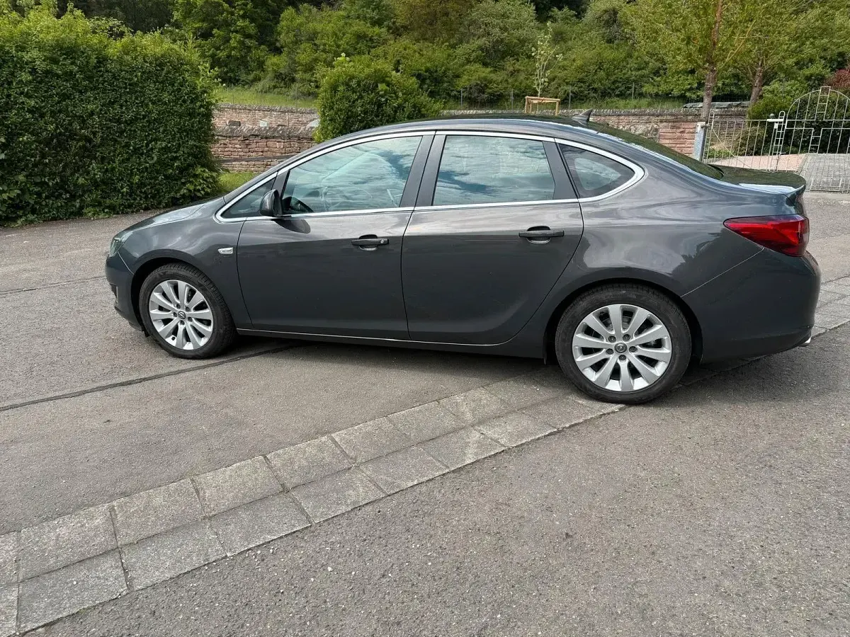 Gebraucht Opel Astra 170 PS (125 kW) 2014 Grau Coupé