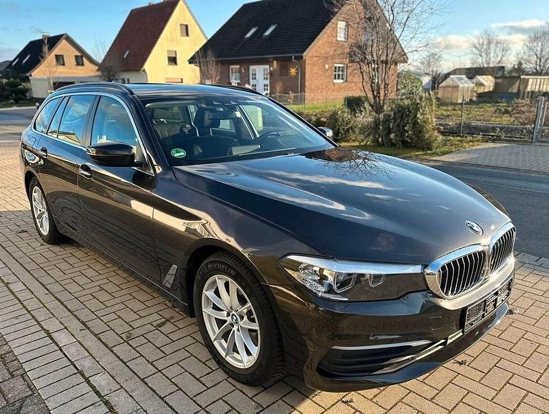 Gebraucht BMW 520 190 PS (139 kW) 2017 Braun Kombi