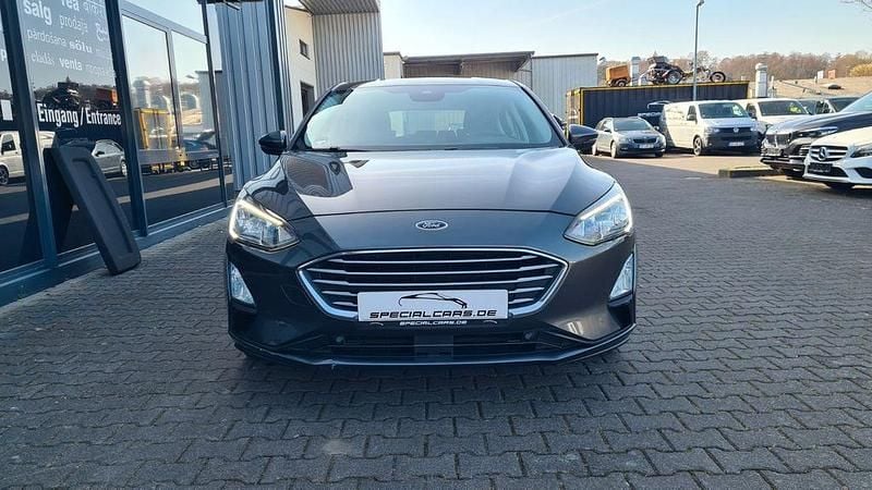 Gebraucht Ford Focus 120 PS (88 kW) 2020 Grau Limousine