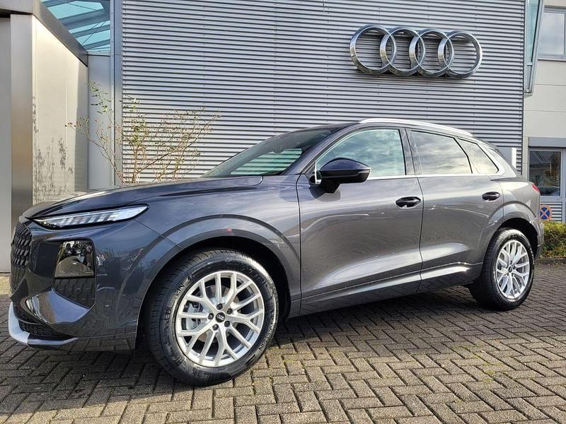 Neu Audi Q3 Sport 150 PS (110 kW) 2025 Grau SUV