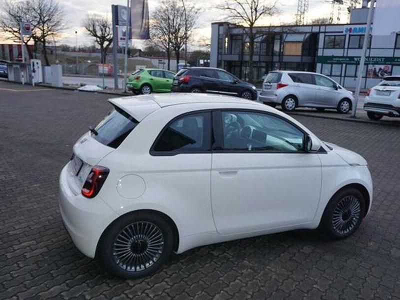Gebraucht Fiat 500e Icon 86 kW (118 PS) 2022 Weiß Limousine
