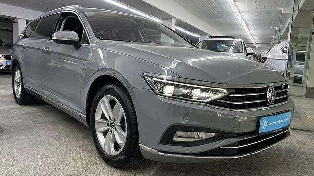 Gebraucht VW Passat Elegance 150 PS (110 kW) 2022 Grau Kombi