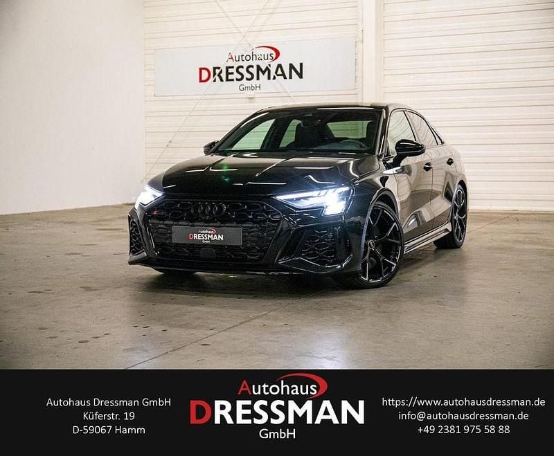 Mythosschwarz metallic Gebraucht 2024 Audi RS3 Sport Limousine | 44.570 € (Superpreis) - Bild 1/4