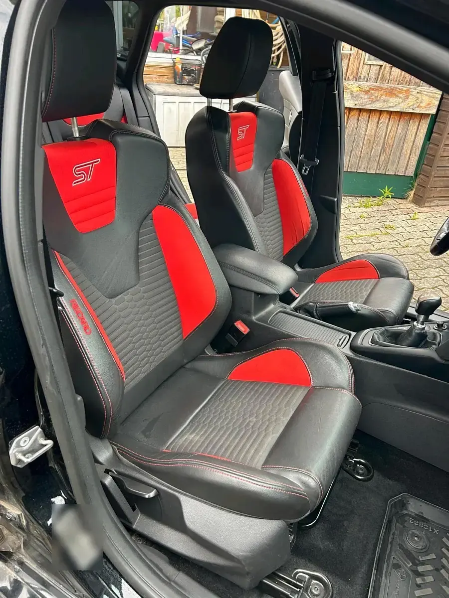 Gebraucht Ford Focus ST 185 PS (136 kW) 2015 Schwarz Kombi