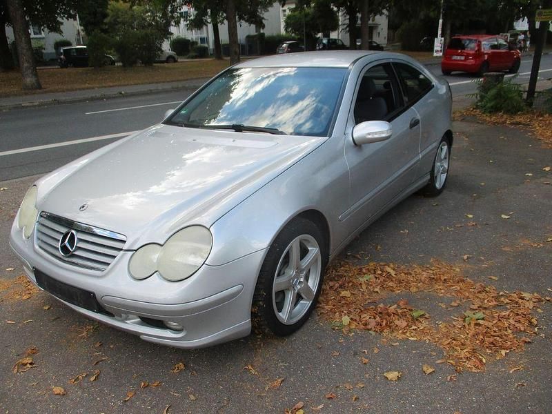 Silber Gebraucht 2002 Mercedes C180 Coupé | 2.990 € (Fairer Preis) - Bild 1/4