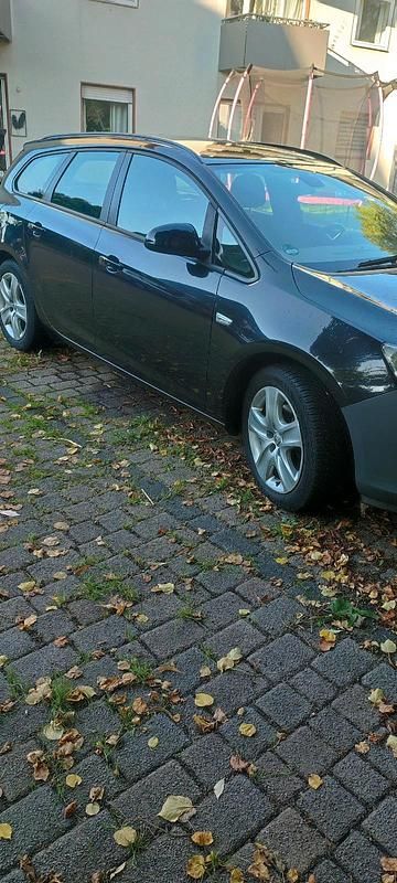 Gebraucht Opel Astra 110 PS (80 kW) 2010 Schwarz Kombi