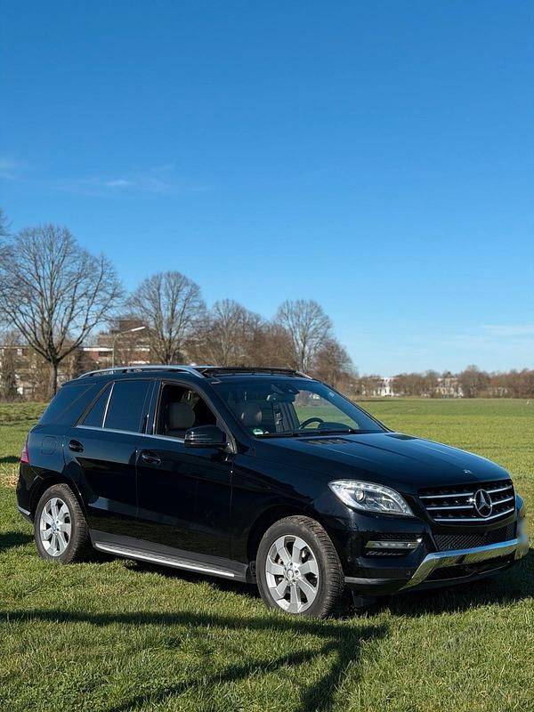 Gebraucht Mercedes ML350 258 PS (189 kW) 2013 Schwarz SUV