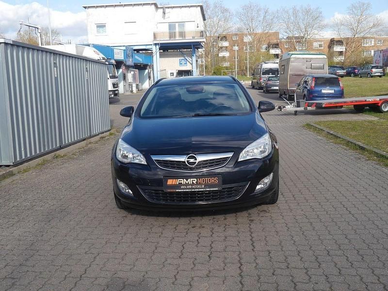 Gebraucht Opel Astra 140 PS (102 kW) 2011 Schwarz Kombi