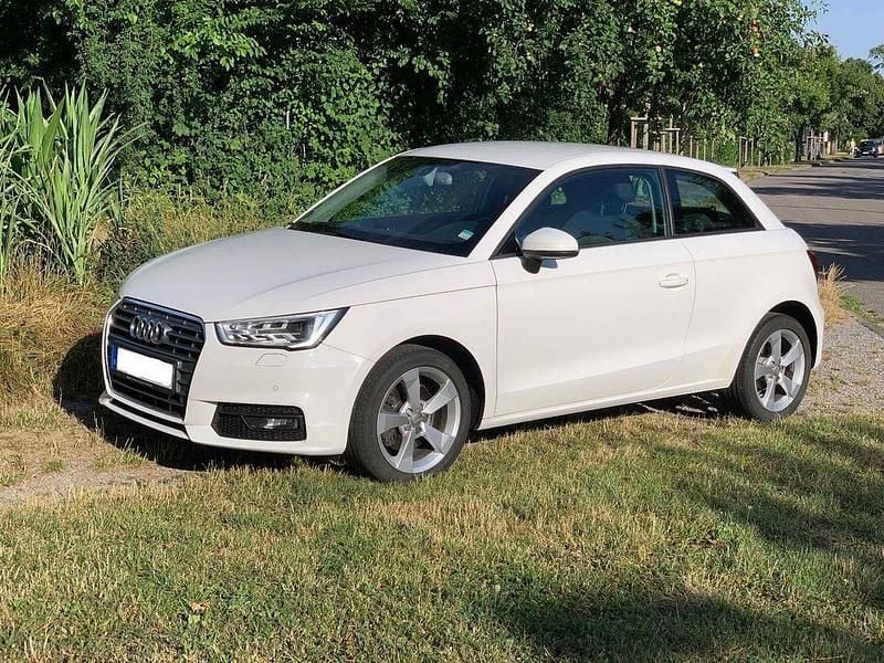 Weiß Gebraucht 2017 Audi A1 Sport Kleinwagen | 8.390 € (Guter Preis) - Bild 1/4