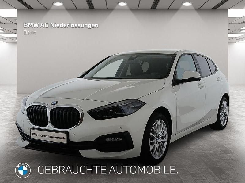 Weiß Gebraucht 2022 BMW 118 Sport Line Kleinwagen | 18.900 € (Guter Preis) - Bild 1/4