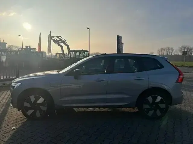 Second-hand Volvo XC60 Ultra 456 CP (335 kW) 2024 Argintiu SUV