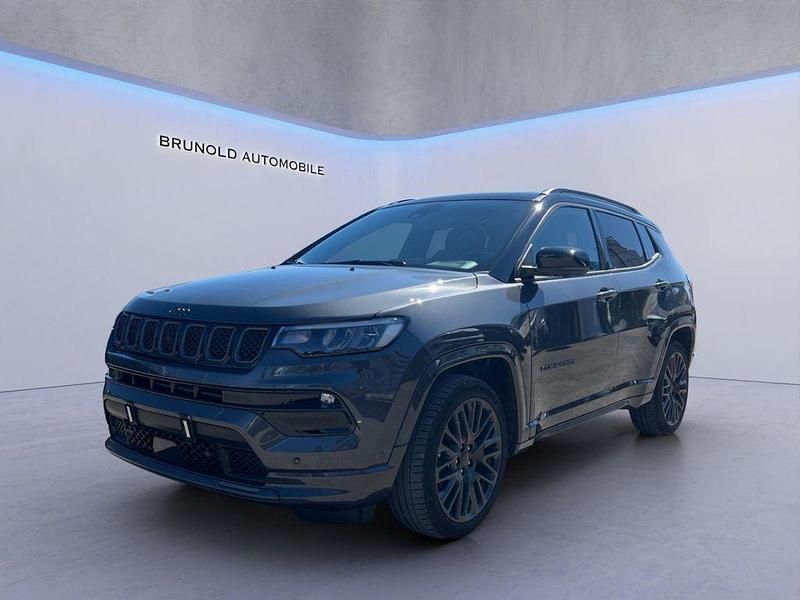 Usado Jeep Compass 150 HP (110 kW) 2022 Cinzento SUV