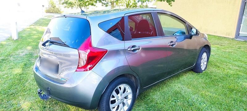 Silber Gebraucht 2015 Nissan Note Van / Kleinbus | 7.600 € (Etwas zu teuer) - Bild 1/3