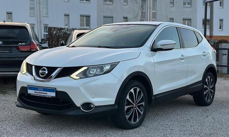 Weiß Gebraucht 2014 Nissan Qashqai Acenta SUV | 8.990 € (Teuer) - Bild 1/4