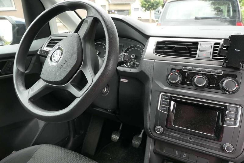 Gebraucht VW Caddy Maxi Trendline 125 PS (91 kW) 2017 Van / Kleinbus