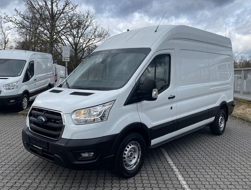 Gebraucht Ford Transit Trend 131 PS (96 kW) 2020 Weiß Van / Kleinbus