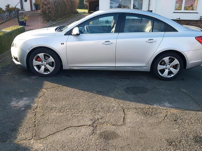 Gebraucht 2010 Chevrolet Cruze Limousine | 1.650 € (Fairer Preis) - Bild 1/4