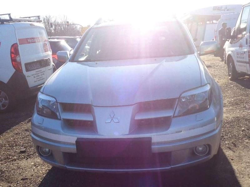 Gebraucht Mitsubishi Outlander Intense 160 PS (117 kW) 2006 Grau SUV