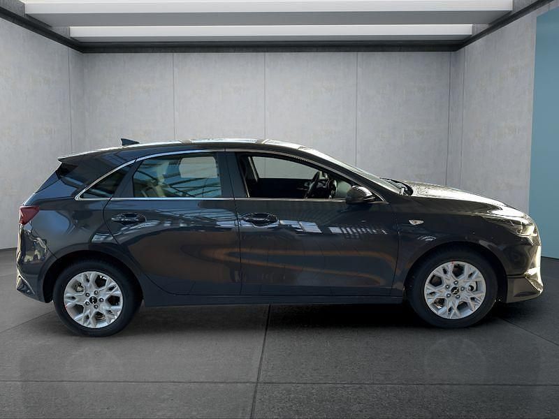 Gebraucht Kia Ceed 101 PS (74 kW) 2025 Silber Kleinwagen