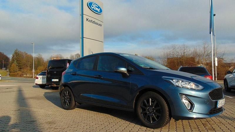 Gebraucht Ford Fiesta Cool & Connect 101 PS (74 kW) 2019 Chromablau metallic (metallic) Kleinwagen