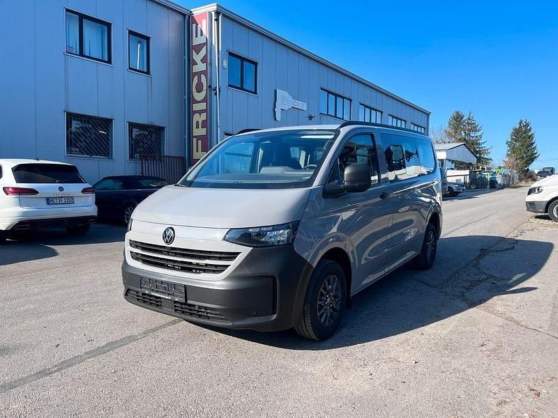 Neu VW T7 150 PS (110 kW) 2026 Grau Van