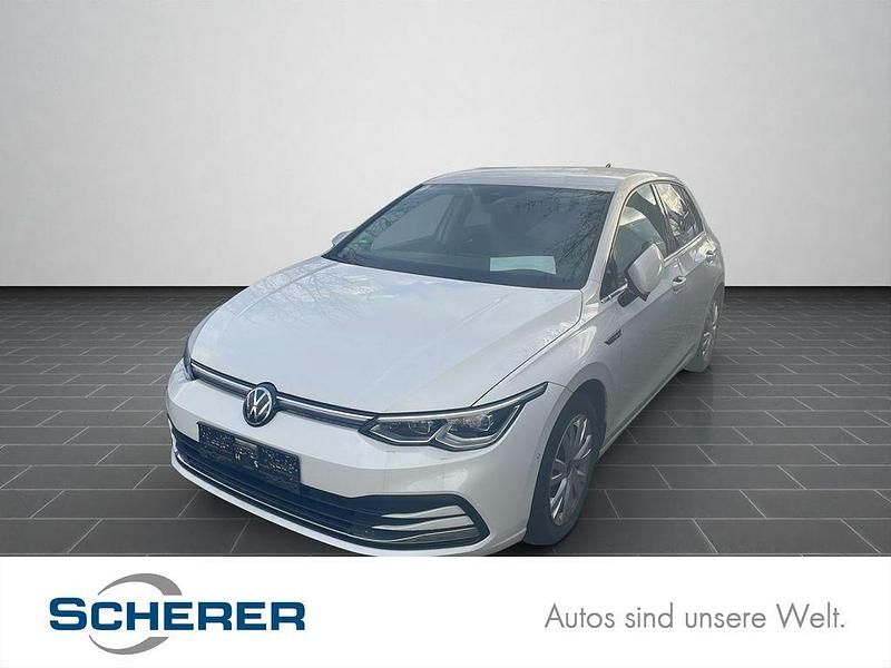 Oryxweiß perlmutteffekt (metallic) Gebraucht 2022 VW Golf VIII Style Limousine | 25.550 € (Guter Preis) - Bild 1/4