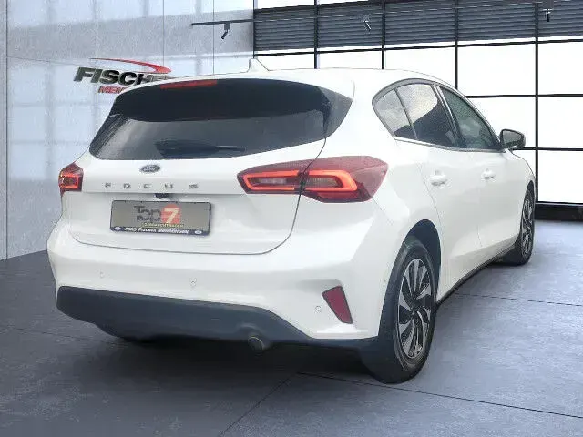 Używany Ford Focus Titanium 125 KM (91 kW) 2024 Biały Sedan/Limuzyna